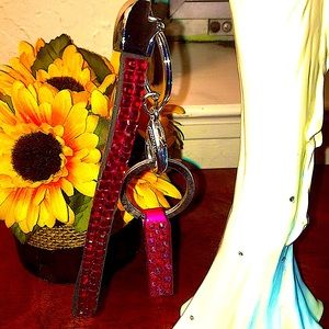 5/$25⚡️FINAL SALE PRICE⚡️FUN KEYCHAIN with bottle opener